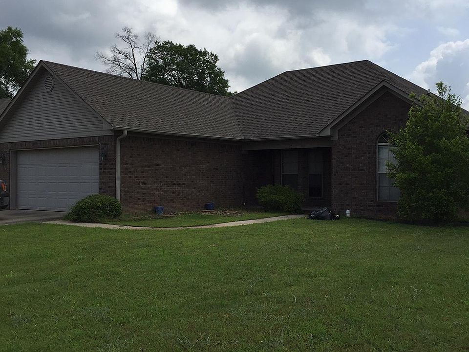 1st image of 7 Golden Leaf Dr