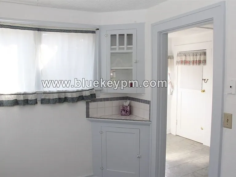 10911 SE Myrtle St — Photo 7