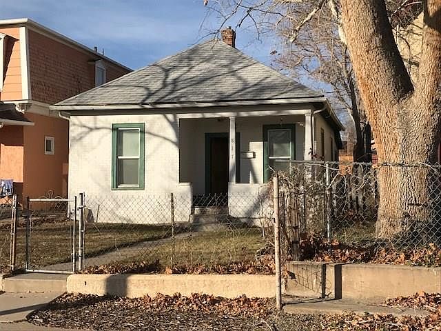 1st image of 817 E 10th St