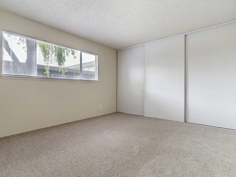 Glenmoor Green Apartments — Photo 7