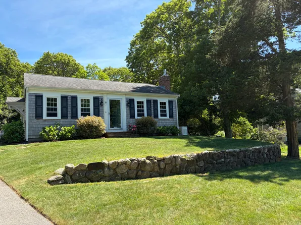 31 Garrison Road, Falmouth, MA 02540