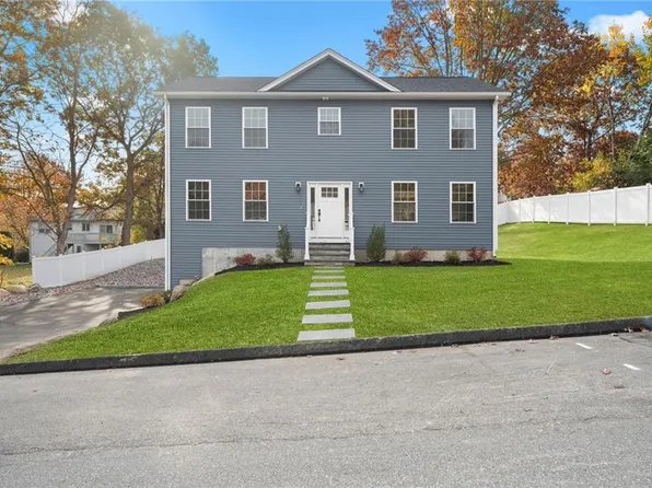 11 McKinley St, Johnston, RI 02919