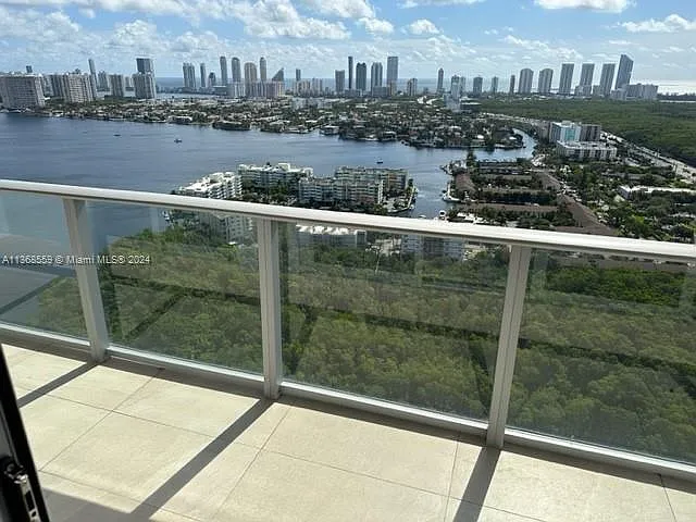 16385 Biscayne Blvd #7 — Photo 24