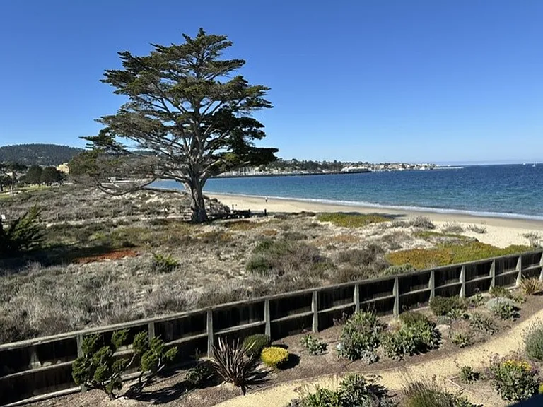 1 La Playa St — Photo 25