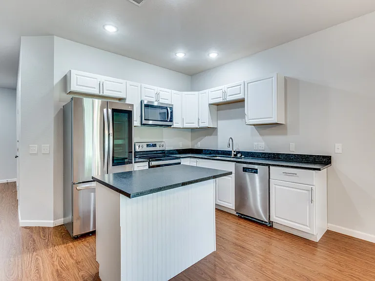 751 Pipeline Ct #A2 — Photo 6