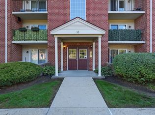 16 Maple Crest Cir APT B, Holyoke, MA 01040