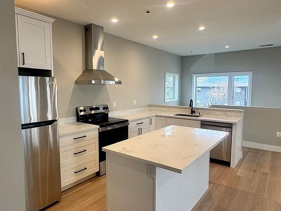 2nd image of 902 E Cotati Ave #902A