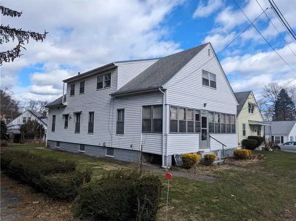 4 Calef St, Johnston, RI 02919
