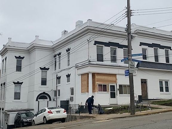 2nd image of 796 Hazelwood Ave #F