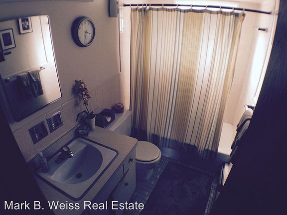 2nd image of 1646 2nd St APT 7