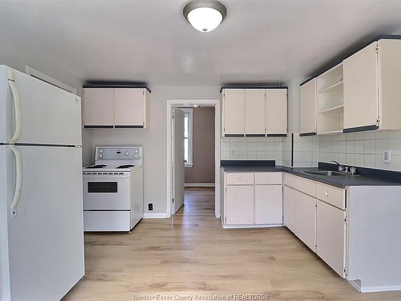 5th image of 2640 Whelpton St