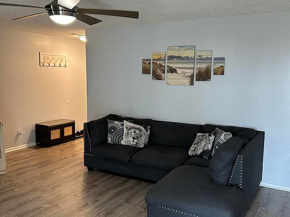4th image of 1015 Waters Edge Drive