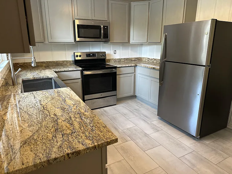 1001 Stewart Ave — Photo 3