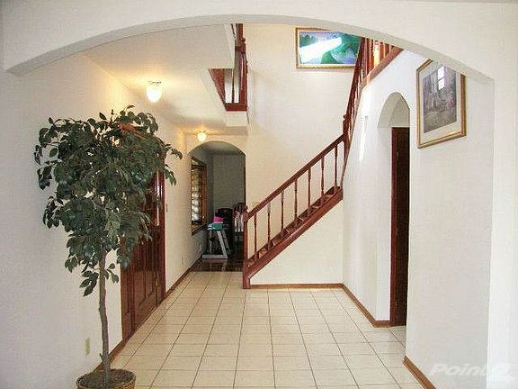 Grand Size Foyer