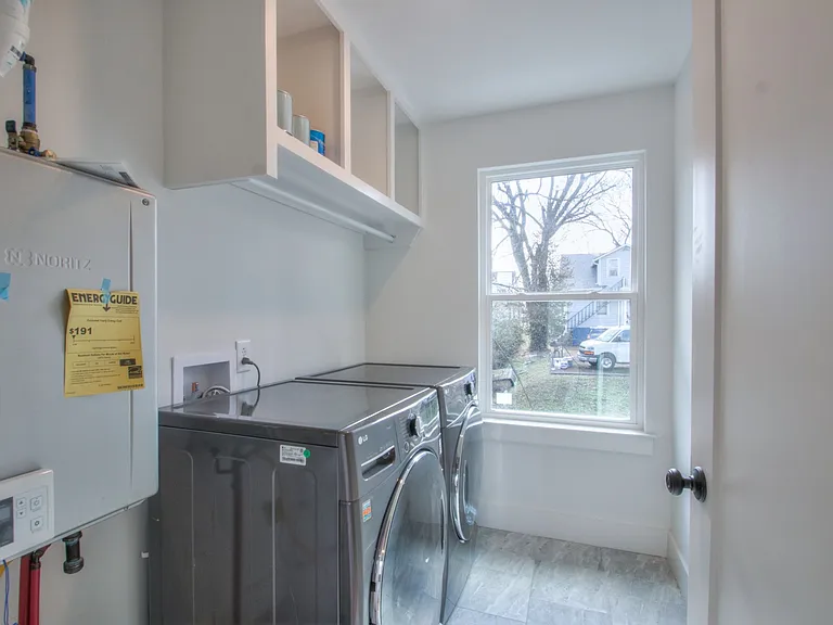 2810 Gear St — Photo 29