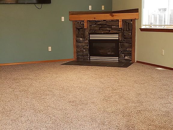 4th image of 1588 NE Barnes Ln