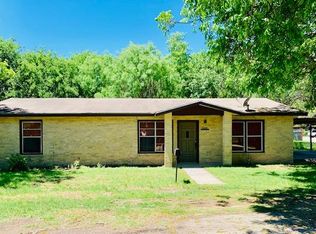 405 San Diego St, Uvalde, TX 78801