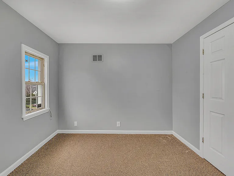 1009 W Lackawanna Ave #2 — Photo 9