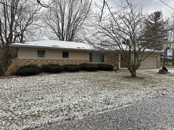 509 Andres St, Chesaning, MI 48616