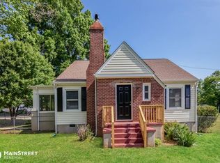 402 Stowe Dr, Lowell, NC 28098