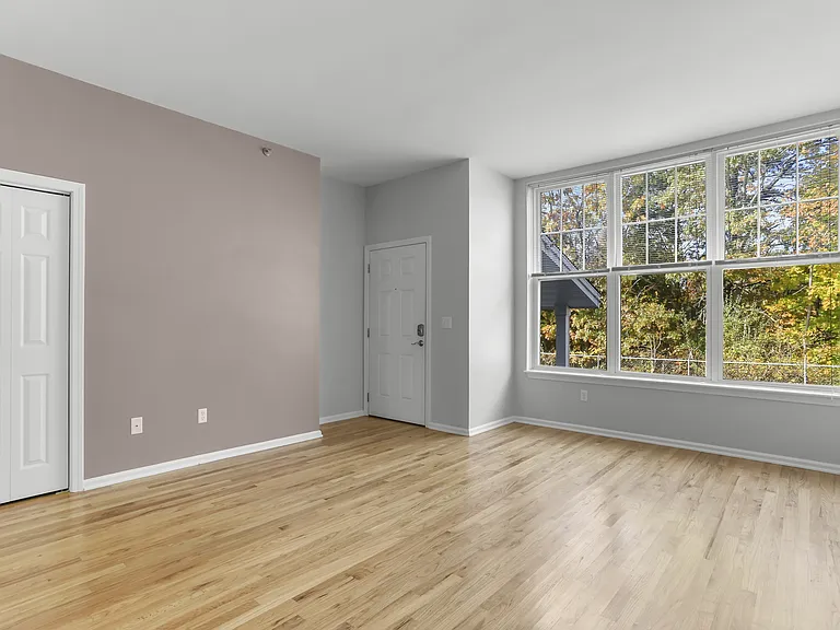 102 Lansdale Ave #V — Photo 11
