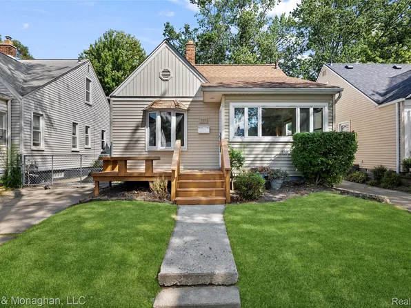 727 Wordsworth St, Ferndale, MI 48220