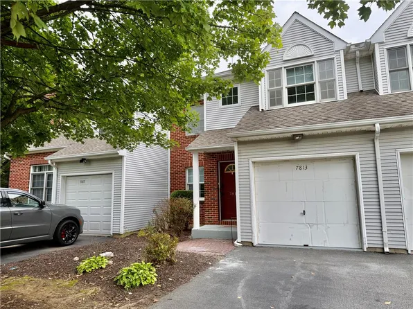 7813 Cross Creek Cir, Breinigsville, PA 18031