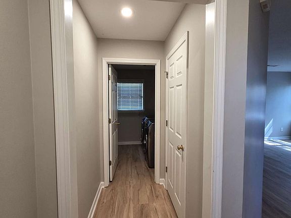 4th image of 3860 Brookview Point
