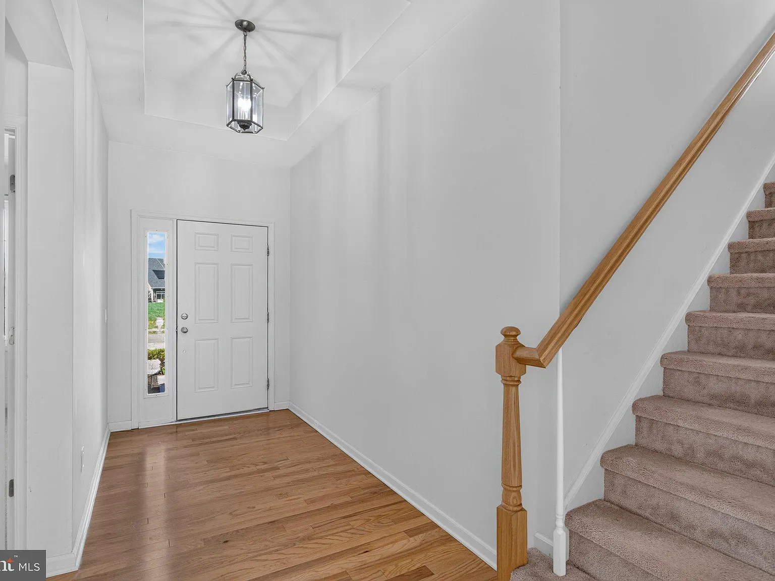 3 bed, 3.0 bath, 2558 sqft, $4,450 — Photo 3