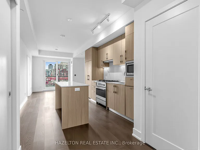 8 Manor Rd W #711 — Photo 3