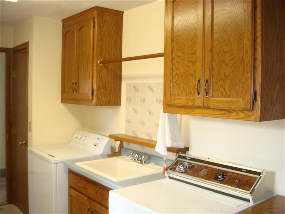 1st floor laundry room
