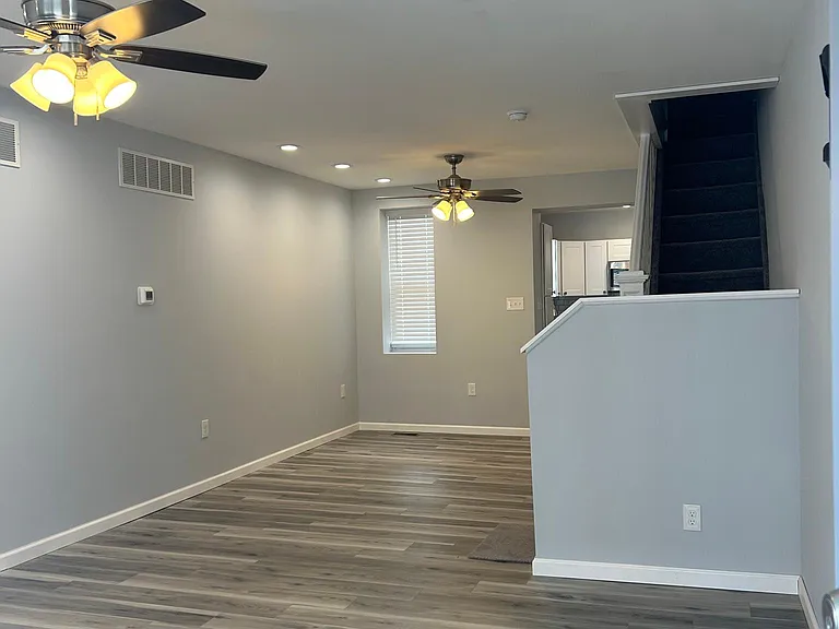 3253 Miller St — Photo 2