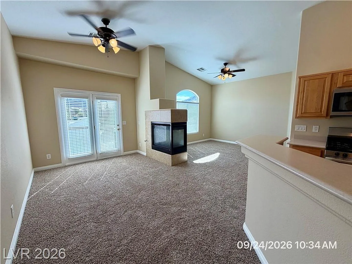 2-Bedroom Henderson Townhome with Mountain Views & Garage — Photo 4
