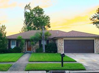 6820 Norwood Ct, New Orleans, LA 70126