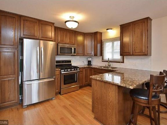 2nd image of 1600 Meadowwood Dr N