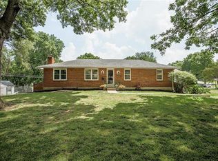 6443 Larsen Ln, Shawnee, KS 66203