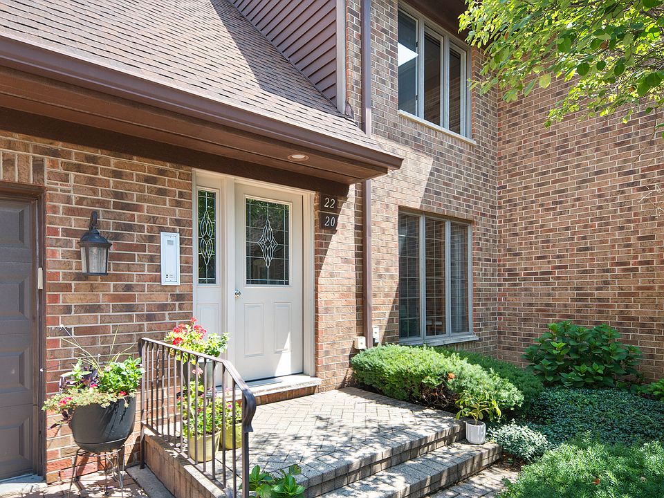 1st image of 22 Kings Ct #22