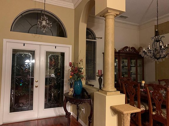 Front door entry/foyer