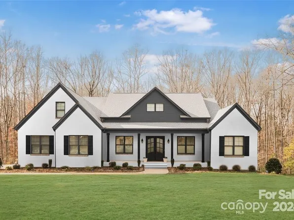 278 Triple Ponds Ct, Clover, SC 29710