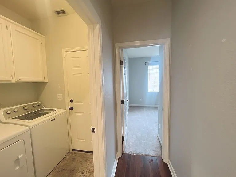 4011 Harlington Cir — Photo 24