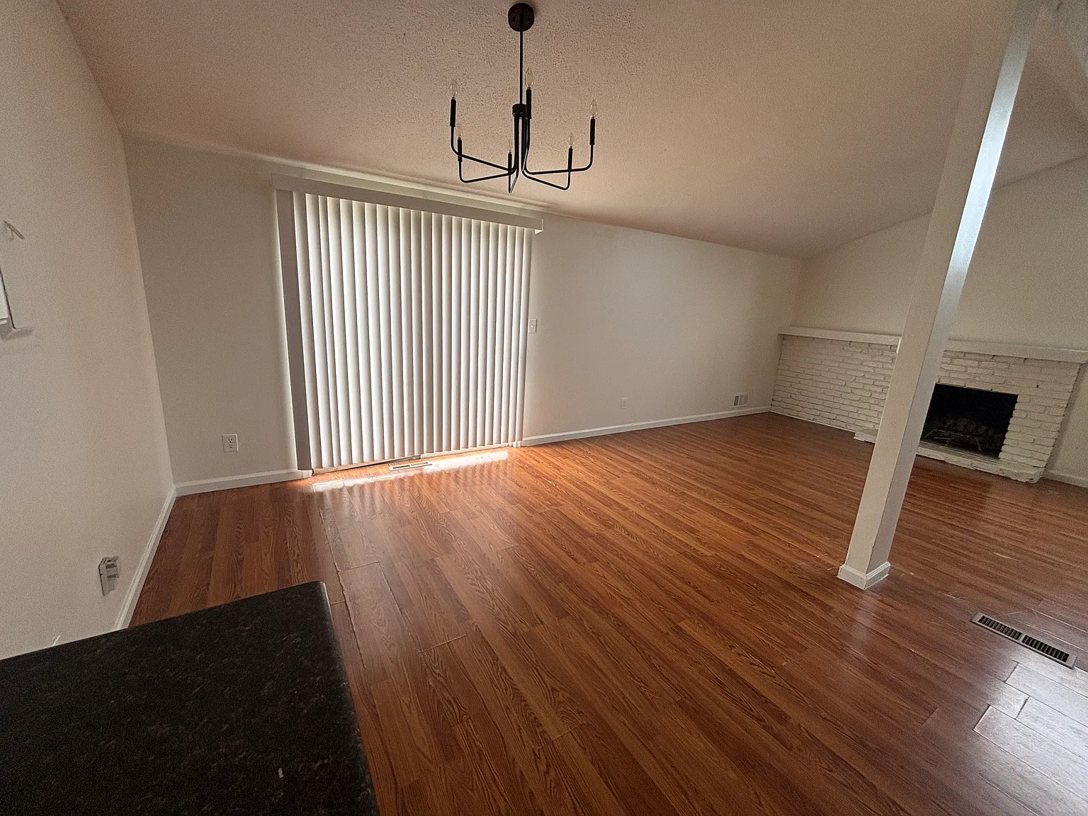 4 bed, 2254 sqft, $2,000 — Photo 4