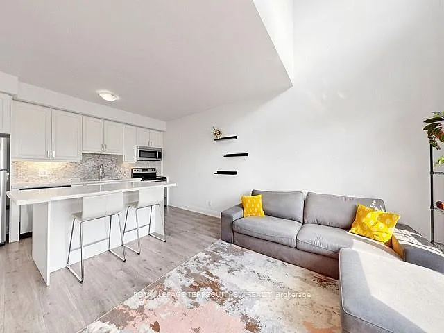 12 Woodstream Blvd #Townhouse 114 — Photo 5