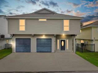 26 N Curlew St, La Marque, TX 77568