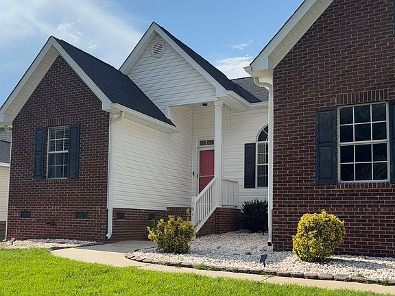 3rd image of 101 W Brook Ct