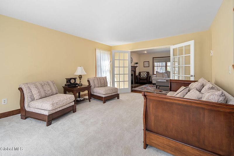 2nd image of 18 Hiawatha Drive