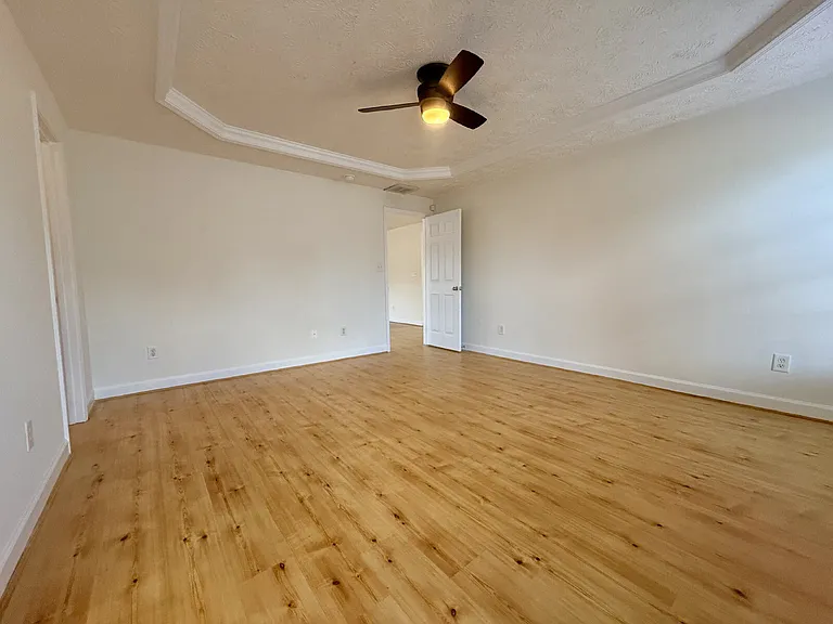 3019 Burton Dr — Photo 10