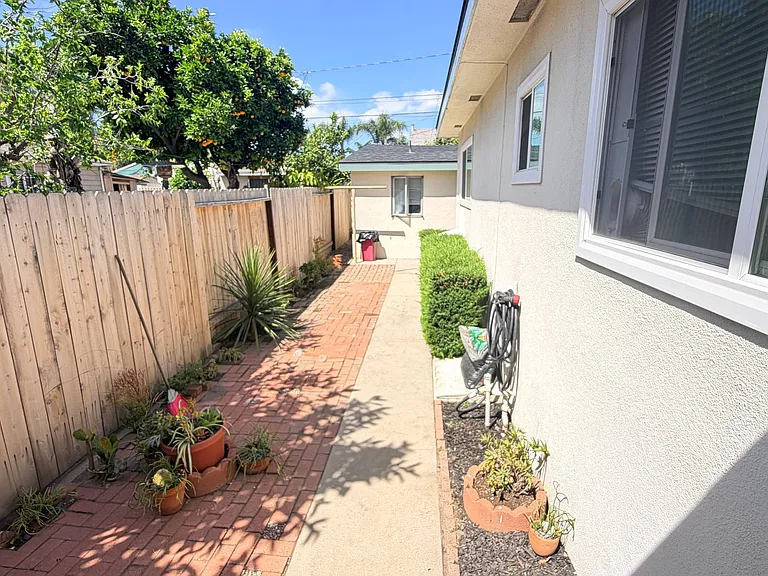 4827 Pacific Ave — Photo 17