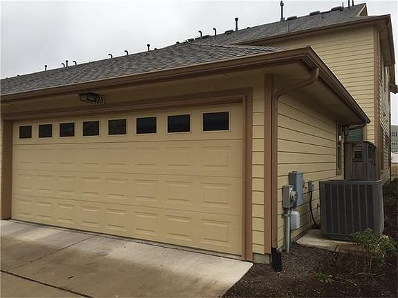 Spacious detached 2-car garage