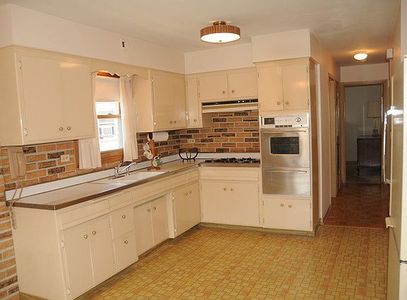 5th image of 3760 Ivanhoe Cir
