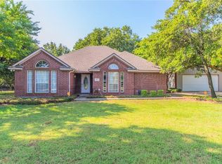 804 E 6th St, Springtown, TX 76082